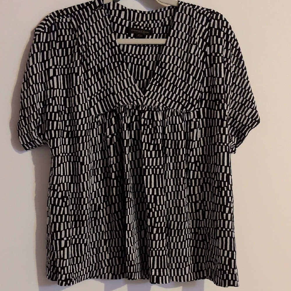 Donna Karan Black and White Boxy Blouse